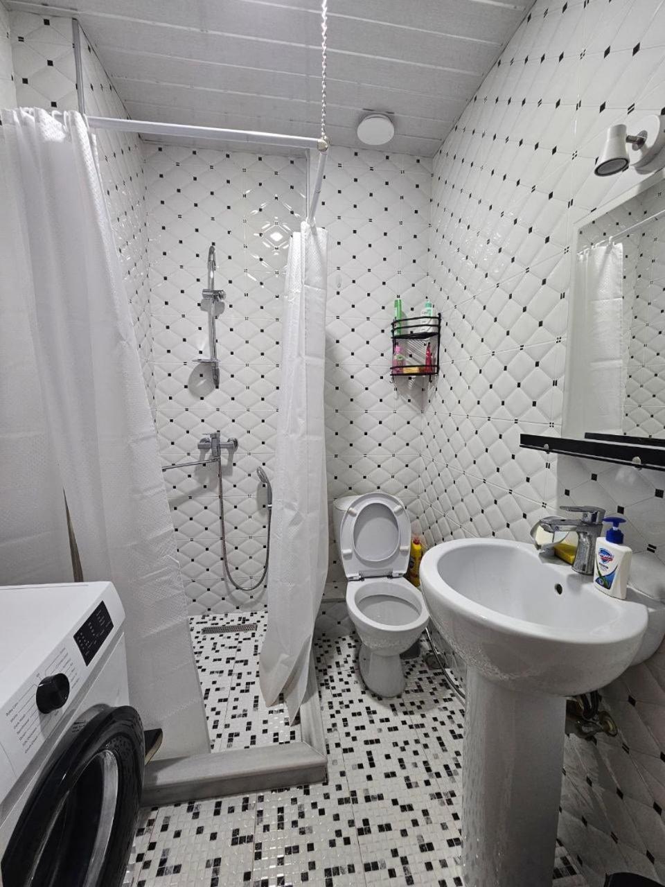 Flat Apartment บาทูมิ ภายนอก รูปภาพ